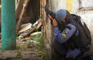 Wilson Lima quer alterar para 35 anos a idade mínima de ingresso na PMNas mãos da Aleam