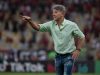 Xingado pela torcida, Renato Gaúcho entrega o cargo à diretoria do Flamengo