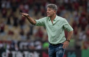 Xingado pela torcida, Renato Gaúcho entrega o cargo à diretoria do FlamengoNinho destruído