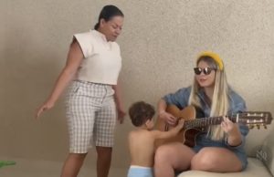 Vídeo: um mês antes de partir, Marília Mendonça gravou louvor com a mãe e o filhoEm famílai