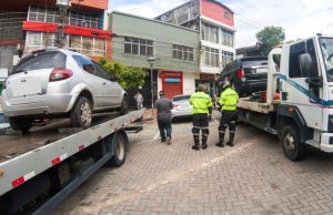 Quatro carros são apreendidos por dever ‘Zona Azul’ em Manaus