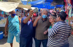 Amazonino é festejado na feira de Aparecida