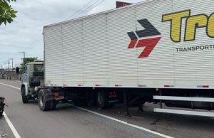 Carreta solta cavalo mecânico e engarrafa Constantino Nery