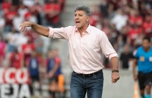 Renato gabarita o Enem: Nem Copa do Brasil, Nem Brasileiro e Nem LibertadoresDirija-se à porta de saída