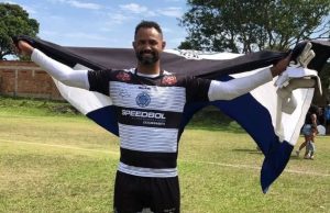 Ex-Flamengo, goleiro Bruno está de volta aos campos com novo time e dividiu torcida