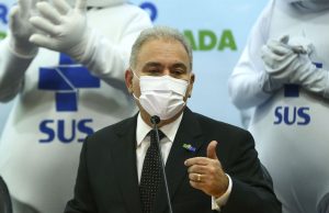 Covid – Ministério da Saúde reduz tempo e libera 3ª dose para todos os adultos