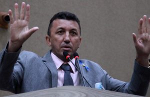 Vereador Sassá quer proibir acesso aos hospitais a quem recusar vacina e pegar Covid em ManausComo assim, parlamentar?