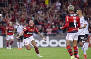 Flamengo vence Ceará e impede título do Atlético-MGRubro-Negro triunfa por 2 a 1 no estádio do Maracanã