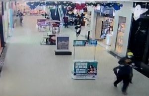 Vídeo: assaltantes invadem loja e causam terror no Shopping SumaúmaApós fuga os criminosos foram presos
