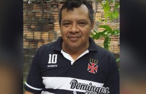 Vídeo: garis pedem justiça por colega que morreu esmagado após choque entre carreta e amarelinhoMuita tristeza e revolta