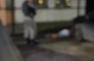 Natal sangrento: dois são executados dentro de carro após sair de festa em ManausO carro foi alvejado com mais de 20 tiros