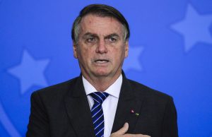 Presidente Bolsonaro de olho na releição assina filiação ao PL