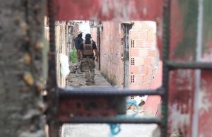 Em apenas oito horas, duas pessoas são assassinadas na CompensaBairro violento