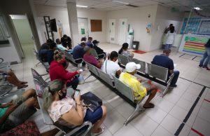 COVID-19: Visitas e acompanhantes estão suspensos em hospitais do AmazonasPacientes acima de 60 anos, portadores de necessidades especiais, mulheres no pré e pós-parto e menores de 18 terão direito a acompanhantes garantido