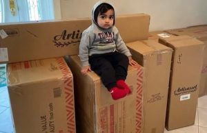 Menino de dois anos compra mais de R$ 10 mil em móveis com celular da mãeO pequeno Madhu Kuma fez só umas comprinhas