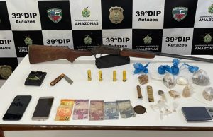 Polícia prende ‘piratas’ envolvidos em roubo à embarcação em AutazesTrês adolescentes e porções de drogas também foram apreendidos durante a ação