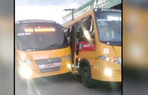 Vídeo: Amarelinhos se chocam após “disputa de corrida” com passageiros dentro, em Manaus