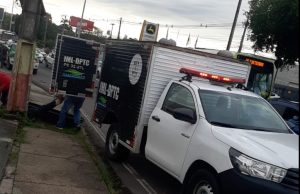 Andarilho morre atropelado na Avenida Max Teixeira