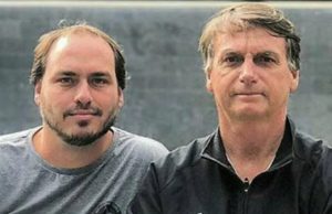 Bolsonaro escala Carlos para comandar campanha e mostra que só confia nos filhosPrecavido