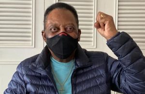 Aos 81 anos, Rei do Futebol é diagnosticado com câncer generalizado pelo corpoO diagnóstico foi, então, de um tumor no intestino, um no fígado e o início de um no pulmão