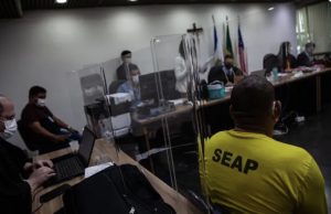 Pedreiro acusado de matar empresária por dívida de R$ 300 é condenado a 20 anosNo dia do crime, segundo o Inquérito Policial, após ter passado a noite consumindo bebida alcoólica e drogas, o Antônio se dirigiu à casa da vítima para cobrar uma dívida de R$ 300