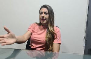 Lua-de-mel: Brena Dianná, vereadora ausente na 1ª sessão da CMP se justifica; “Amparada legalmente”A vereadora da Câmara Municipal de Parintins, Brena Dianná (PSD), respondeu, por meio de suas redes sociais, às acusações de que teria faltado a solenidade de abertura dos trabalhos da CMP, por conta de uma viagem de lua-de-mel