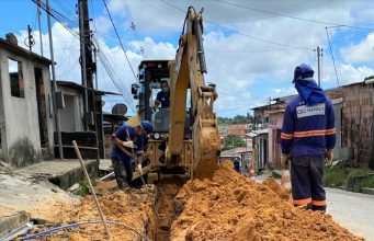 Obras para implantação de rede de abastecimento vão garantir água tratada para mais de 1.700 famílias em Manaus