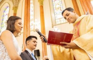 Padre realiza casamento e um ano depois velório de casal morto soterrado em Petrópolis