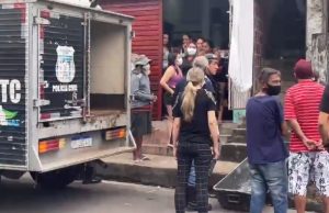 Na madrugada, jovem é morto a tiros enquanto esperava rota do trabalho na Compensa