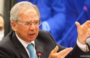 Guedes diz que Brasil crescerá entre 3% e 4% nos próximos anosGuedes anuncia medidas para redução de impostos no setor industrial