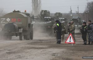 Mísseis atingem Kiev à espera de ataque russo; presidente pede ajuda