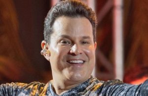 Cantor João Neto, dupla com Frederico, anunciou que está com câncer de tireoide e pede orações