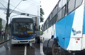 Vídeo: ônibus da linha 358 perde os pneus, fica descontrolado e causa acidente em Manaus