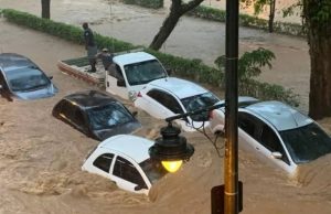 Chuvas em Petrópolis deixam pelo menos 34 mortos e dezenas de desabrigadosBombeiros mantêm buscas em locais onde houve deslizamentos