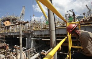 Preço do diesel tem redução de R$ 0,20 por litro, a partir de hojeCom a redução o preço terá alteração e passará de R$ 5,61 para R$ 5,41