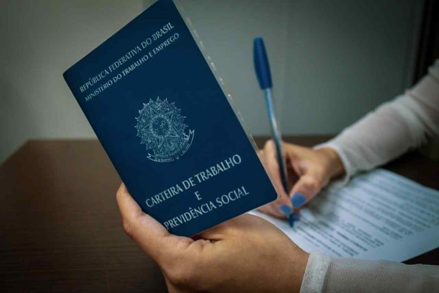 FALSOS CONTRATOS DE RH_FOTO MAYARA VIANA
