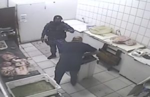 Funcionários usam sacos de lixo para furtar picanhas de churrascaria