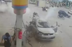 VÍDEO – Cilindro de gás explode quando veículo era abastecido em posto de combustível