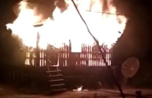 Endiabrado, homem queima casa da ex-mulher em Manacapuru e acaba preso