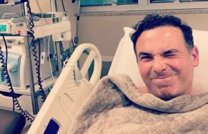 Apresentador Reinaldo Gottino compartilha foto em hospital após passar mal: ‘muito assustado’