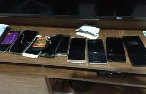 Polícia Federal investiga fraudes no auxílio emergencialDe acordo com as investigações, o grupo usava listas de pessoas publicadas nos sites dos tribunais regionais eleitorais (TREs) que não votaram nas últimas três eleições