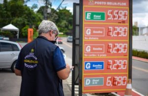 Procon autua postos que registraram aumento no valor dos combustíveis em Manaus