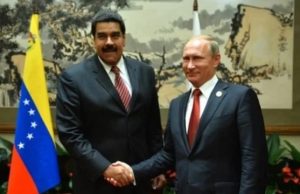 Maduro liga para Putin e reforça apoio em meio às mortes na UcrâniaPolêmica parceria