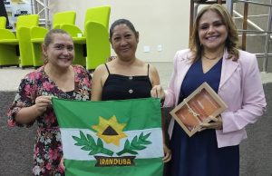 Professora de Iranduba recebe prêmio ‘Professor Inovador 2021’ com projeto autoralDocente teve seu projeto publicado no livro “Professor Inovador”