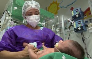 Com nova lei, maternidades passam a informar tipo sanguíneo e fator Rh de recém-nascidos no AMInformação poderá identificar detecção precoce de doenças e desaparecimento de nascituros nas maternidades