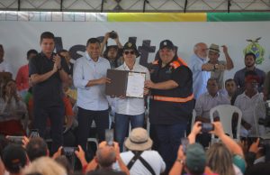 Wilson Lima e David Almeida prometem asfaltar 10 mil ruas de ManausParte dos recursos para a execução do serviço é do Governo do Amazonas, que destinou R$ 150 milhões ao Município