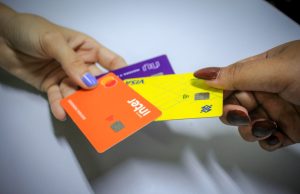 Polícia alerta sobre golpes com cartões de débito e crédito por aproximaçãoGolpistas se aproveitam da Tecnologia Near Field Communication (NFC) para a prática criminosa