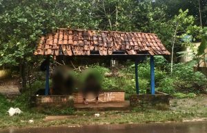 Sujas, aos pedaços e bancos quebrados: paradas de ônibus em Iranduba estão abandonadasDescaso