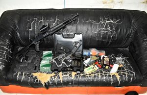 Operaçao Dead End prende pai e filho por homicídios em Rio Preto da EvaForam presas cinco pessoas, seis armas de fogo apreendidas, além de munições, droga e dinheiro em espécie