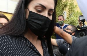 Mãe do menino Henry Borel coloca tornozeleira eletrônicaPrisão preventiva de Monique foi substituída por liberdade monitorada